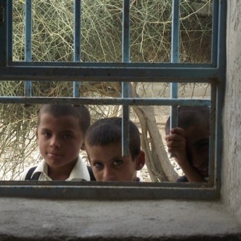 فراخوان تحصیل برای کمک به کودکان محروم چابهار